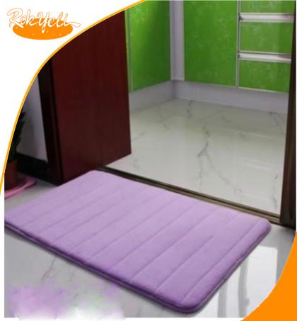 tapis-de-porte-de-douche-et-chambre