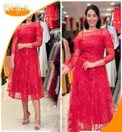robe-mi-longue-rouge-en-dentelle-scintillante